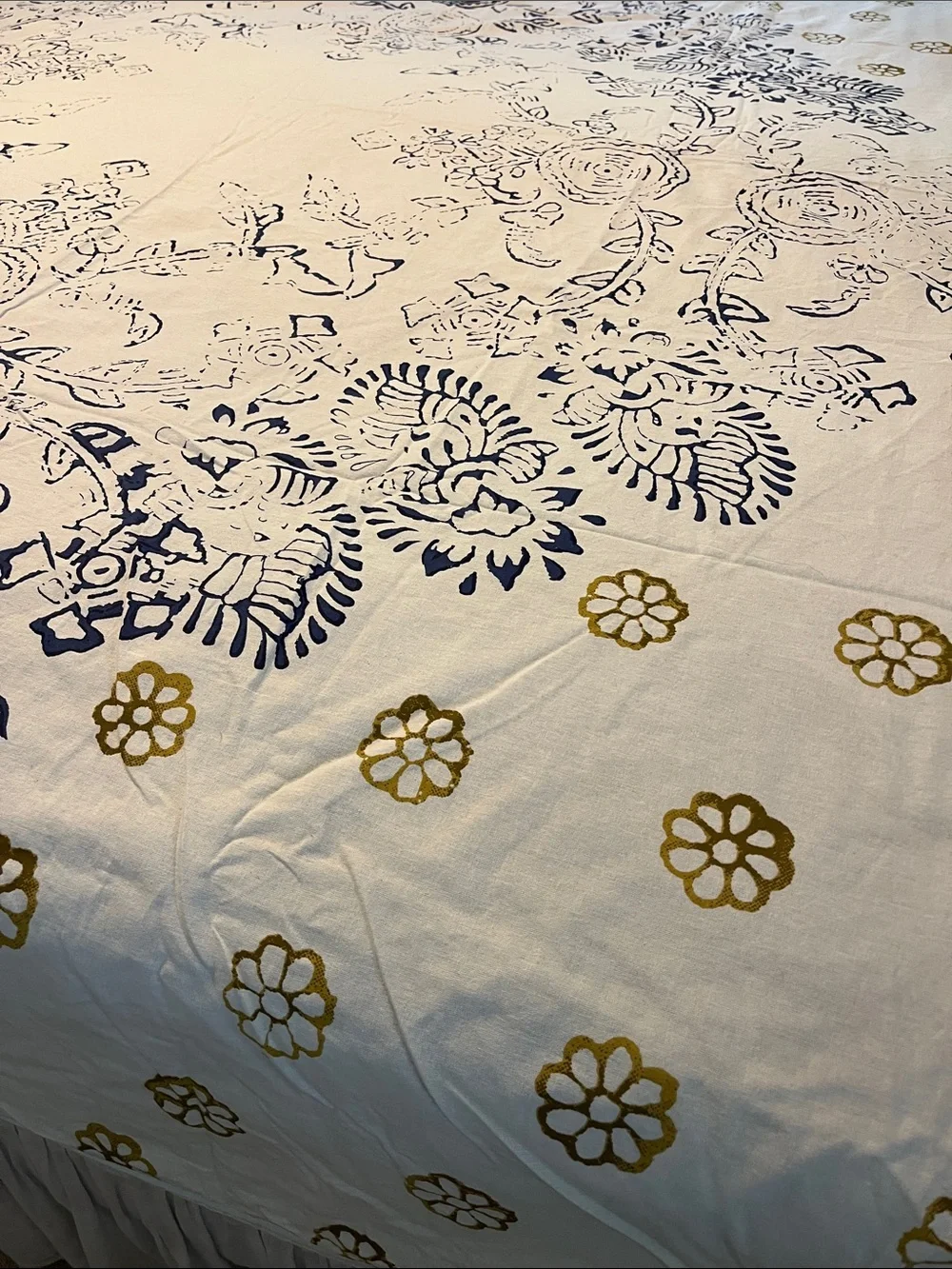 Anthropologie’s reversible twin size 💯 cotton duvet cover